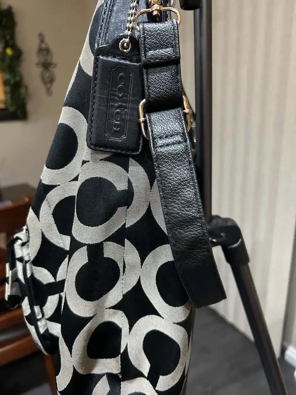 Authentic COACH Kristin Op Art Embossed Signature Jacquard Hand Bag